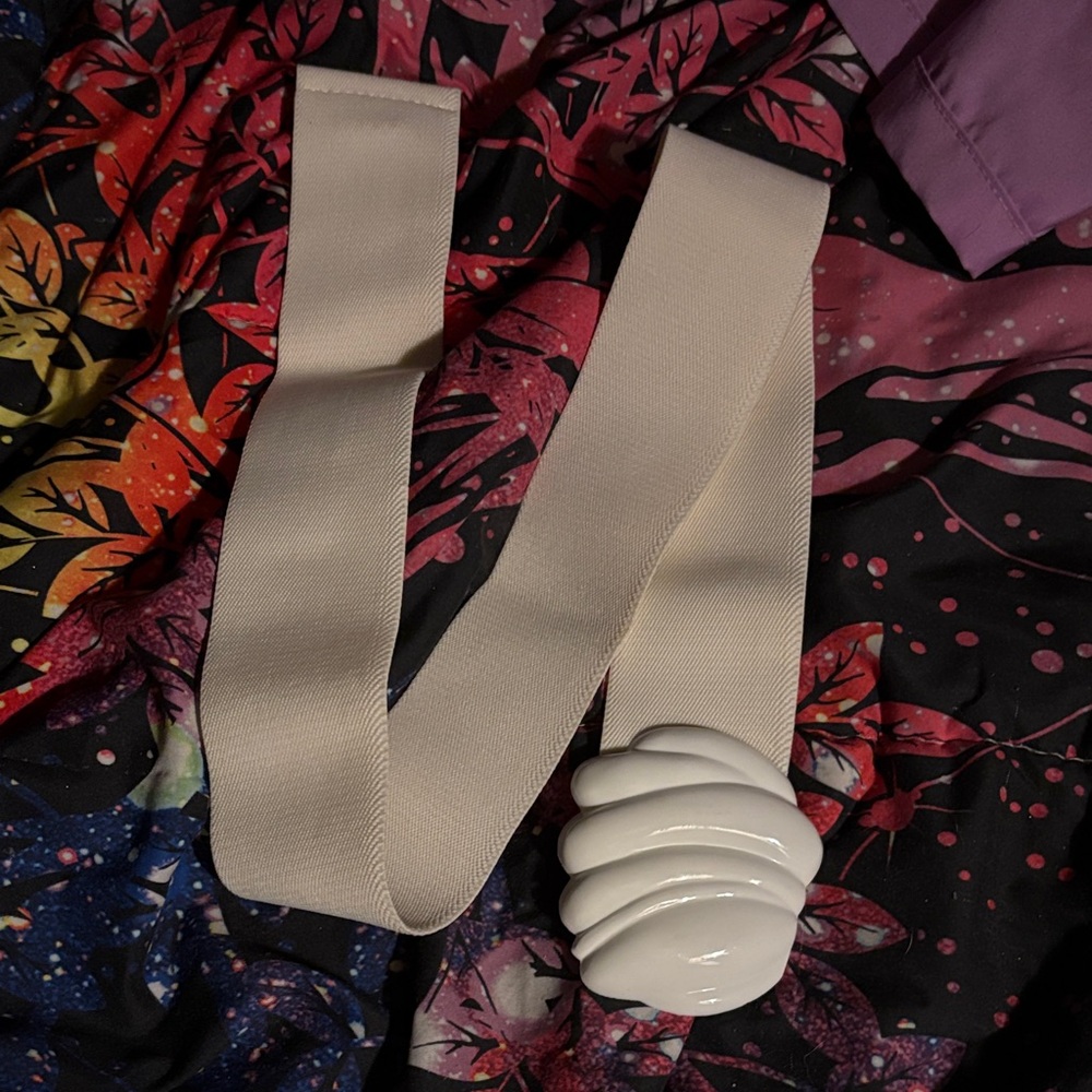 Amazon Cream Belt with White Buckle